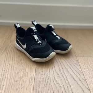 Kids Nike slip on